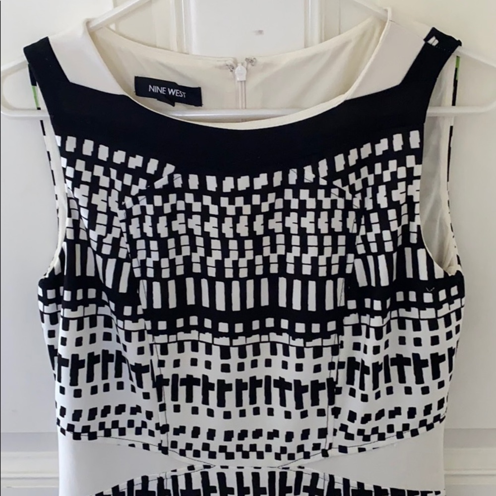 Sleeveless Dress - Picture 2 of 6
